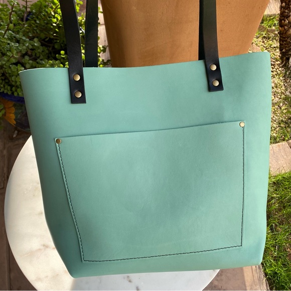 SOLD Portland Leather Goods Mint Smooth Leather Tote - Picture 3 of 16